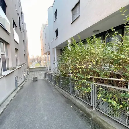 Apartman 144 Your Bright And Spacious By The Lausanne