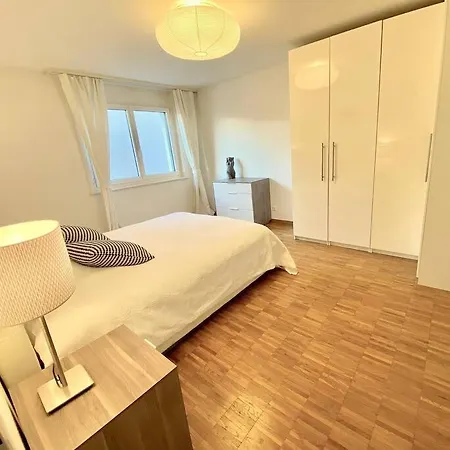 Apartman 144 Your Bright And Spacious By The